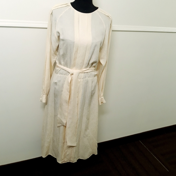 Vintage St. Pierre Ltd. Pleated Silk Shift Dress Size 6 Cream - Picture 4 of 15